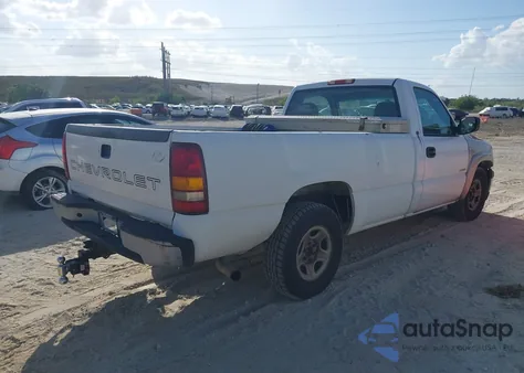 2000 Chevrolet Silverado 1500 z USA, uszkodzony, nr VIN 1GCEC14V9YE327407